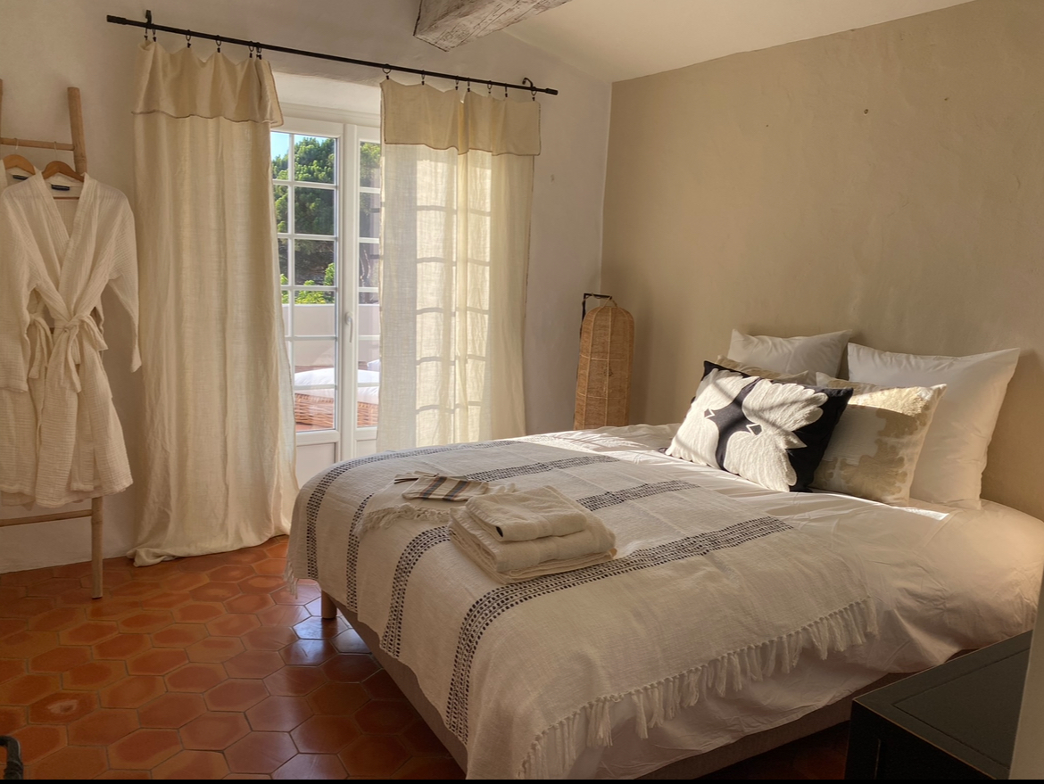 grande chambre de la villa Biagia en Corse-du-Sud