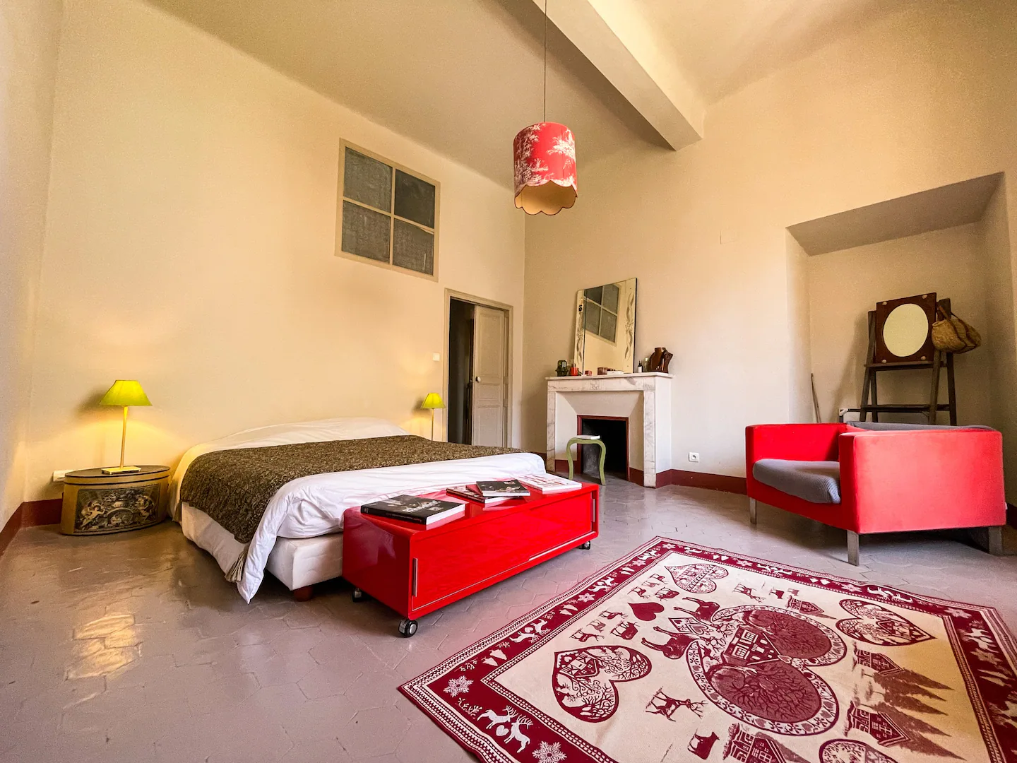chambre avec décoration moderne dans un appartement à Ajaccio