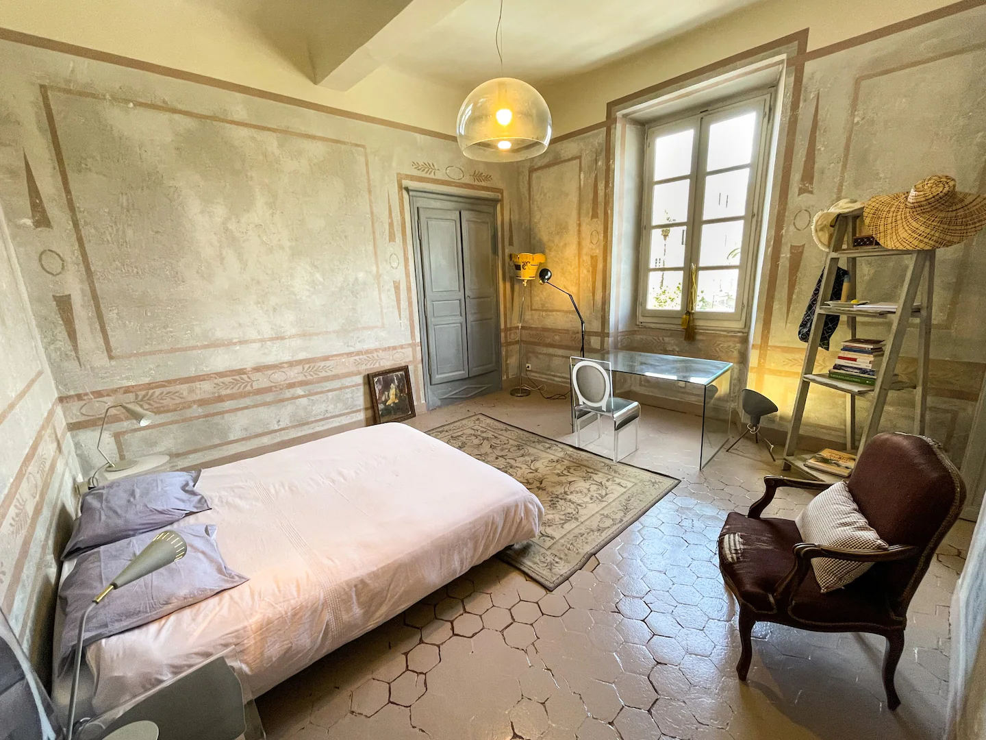 chambre spacieuse dans un appartement moderne à Ajaccio