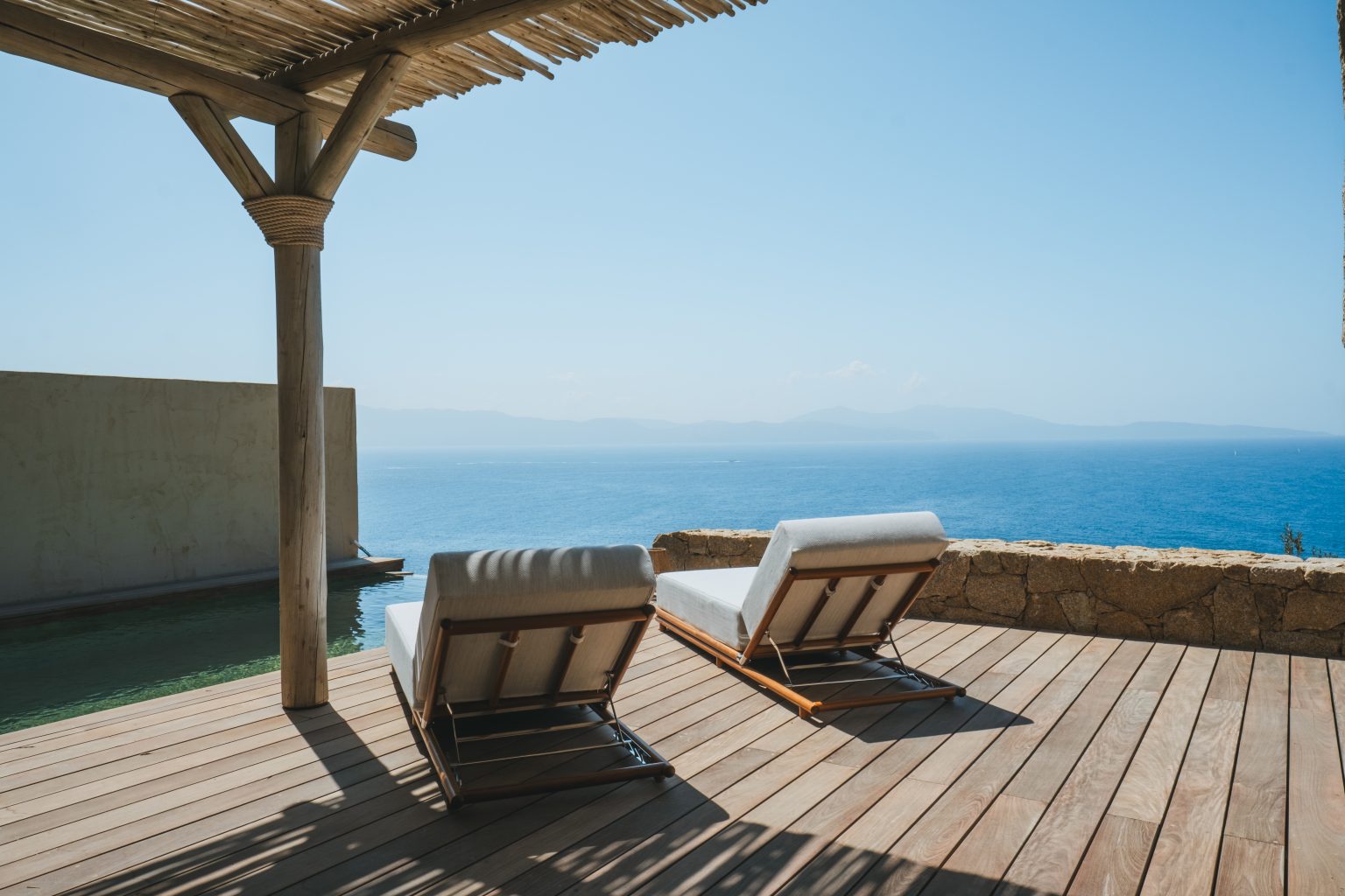 vue mer exceptionnelle depuis une villa de luxe en Corse-du-Sud
